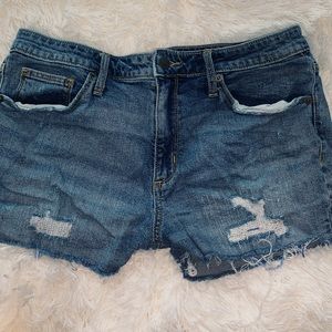 Universal Thread blue ripped jean shorts